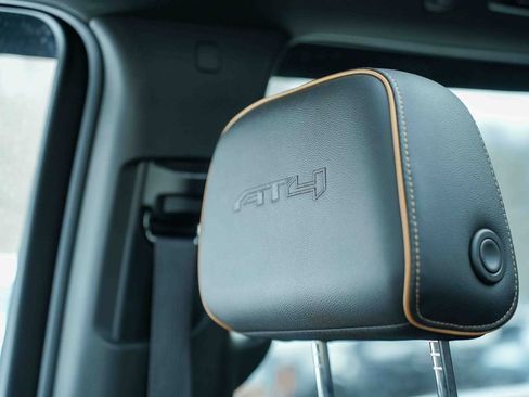 Used 2022 GMC Yukon AT4 image 42