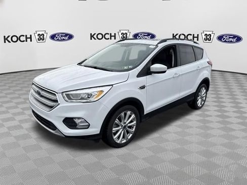 Used 2019 Ford Escape SEL image 3