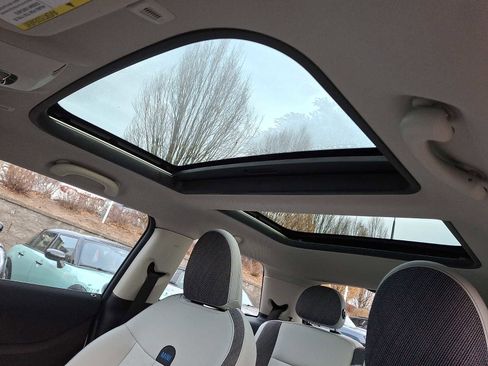 Certified 2025 MINI Cooper S image 15