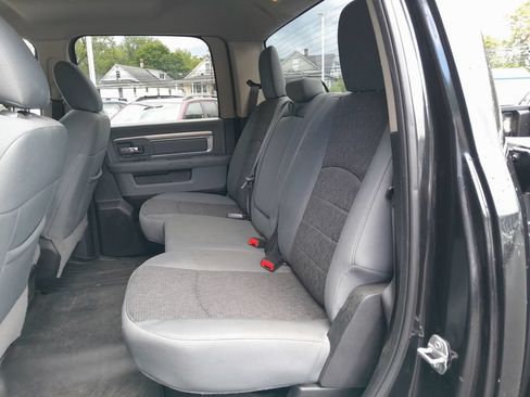 Used 2018 RAM 1500 Big Horn AWD/4WD image 32