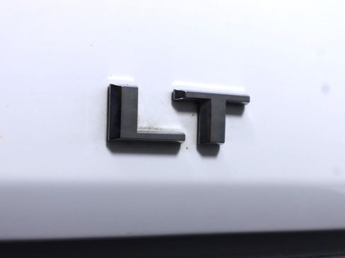 Used 2024 Chevrolet Suburban LT AWD/4WD image 38