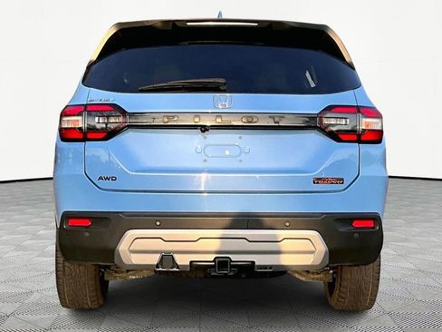 Used 2023 Honda Pilot TrailSport image 7