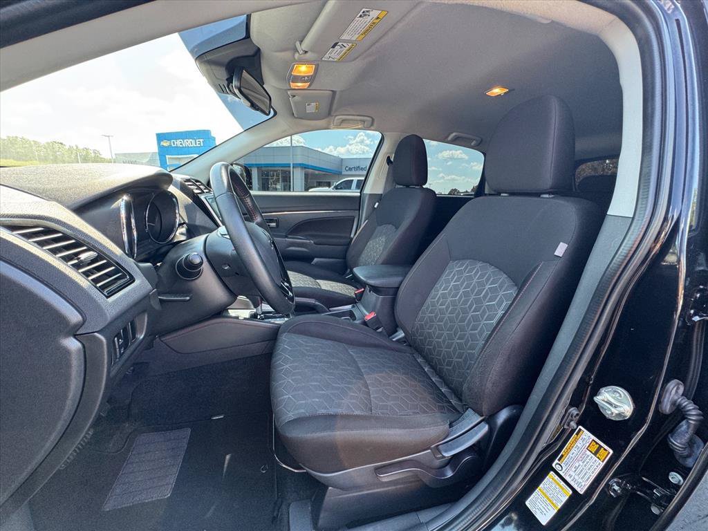 Used 2023 Mitsubishi Outlander Sport LE AWD/4WD image 14