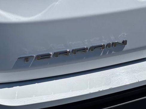 Used 2024 GMC Terrain SLE FWD image 50