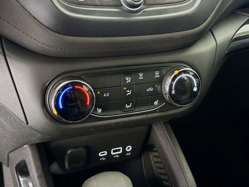 Used 2021 Chevrolet TrailBlazer LT AWD/4WD image 18