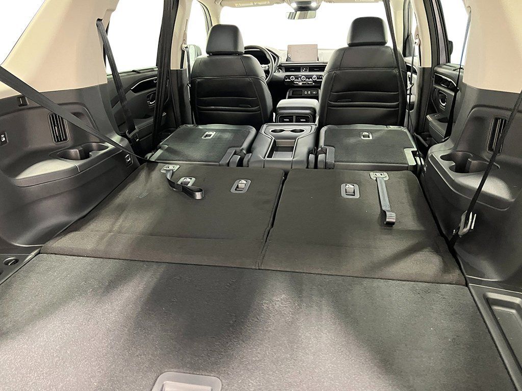 Used 2025 Honda Pilot EX-L image 35
