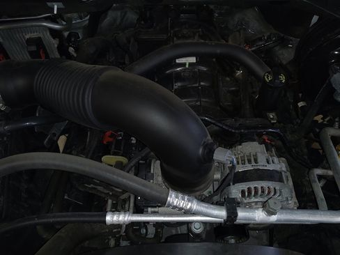 Used 2021 RAM 1500 Classic SLT image 30