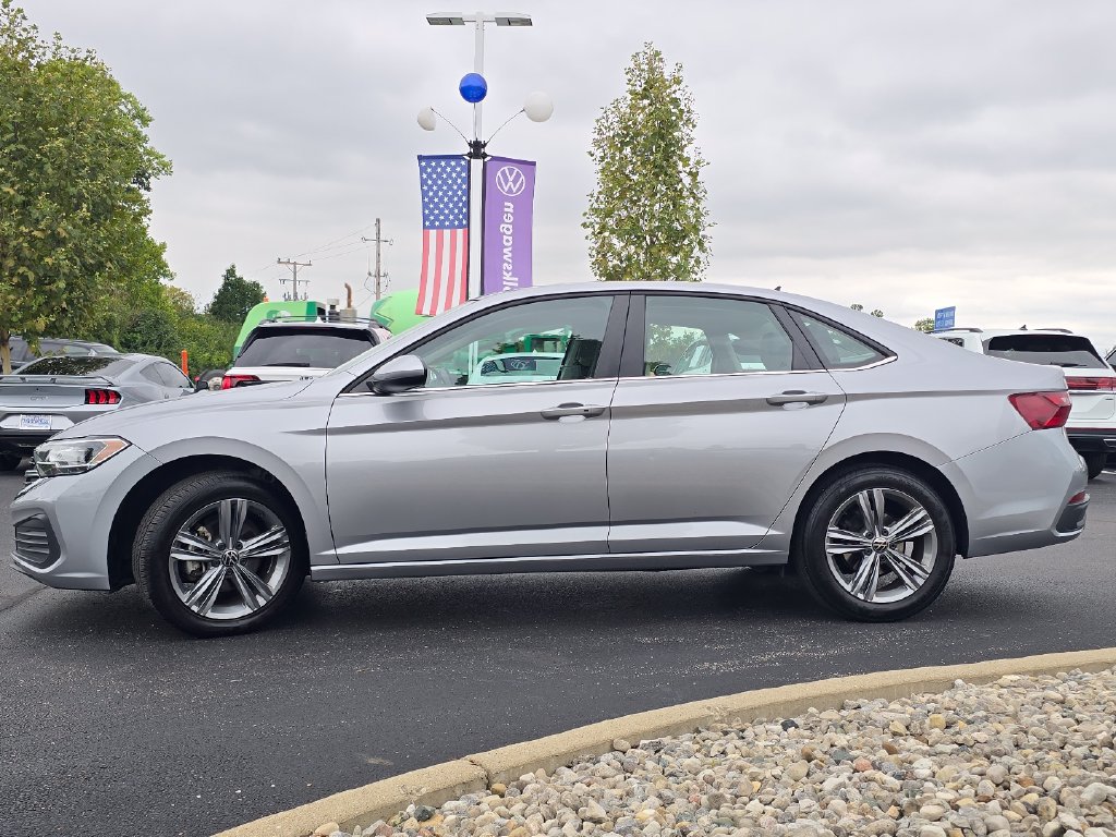 Used 2024 Volkswagen Jetta SE FWD image 19