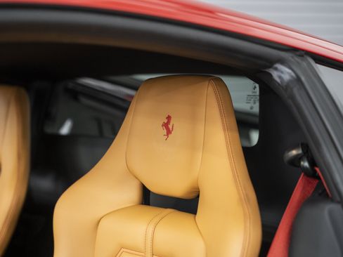 Used 2018 Ferrari 488 GTB RWD image 25