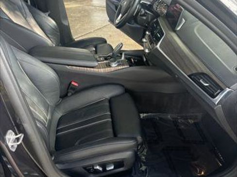 Used 2019 BMW 540i w/ Convenience Package image 16
