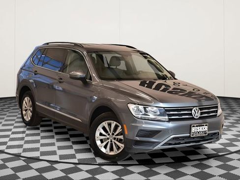 Used 2018 Volkswagen Tiguan SE w/ 3rd Row Seat Package AWD/4WD image 1