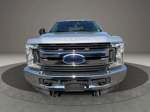 Used 2017 Ford F250 XLT AWD/4WD image 2