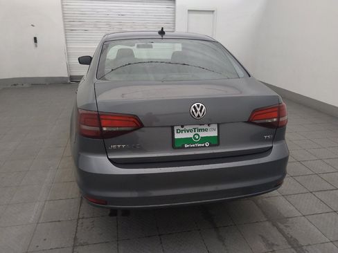 Used 2017 Volkswagen Jetta SE FWD image 6