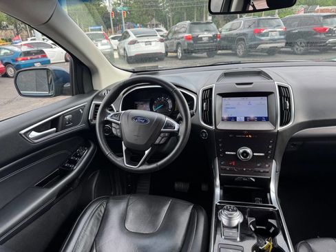 Used 2020 Ford Edge Titanium w/ Equipment Group 301A AWD/4WD image 13