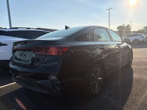 Used 2023 Kia Forte LXS FWD image 3