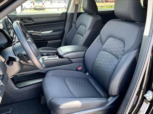 Used 2024 Nissan Pathfinder SV FWD image 23