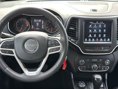 Certified 2022 Jeep Cherokee Latitude w/ Sun & Sound Group AWD/4WD image 27