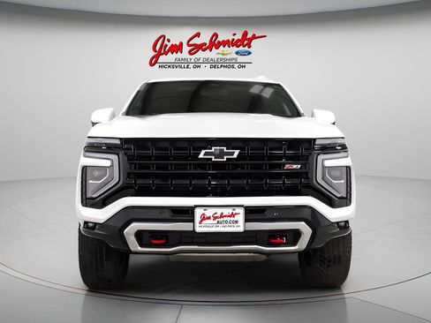 Used 2025 Chevrolet Tahoe Z71 w/ Comfort Package AWD/4WD image 2