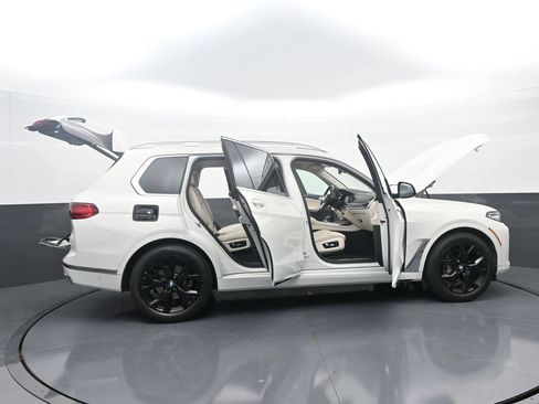Used 2022 BMW X7 xDrive40i w/ Executive Package AWD/4WD image 45