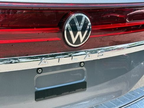 Used 2024 Volkswagen Atlas SE FWD image 9