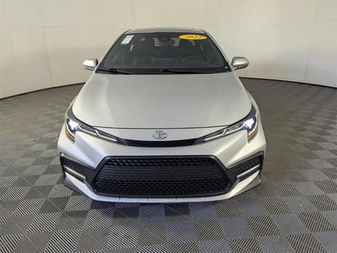 Used 2022 Toyota Corolla XSE image 3