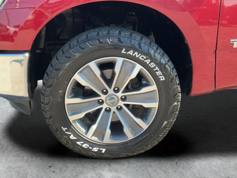 Used 2018 Nissan Titan SL AWD/4WD image 26