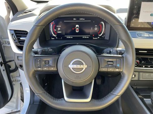 Used 2024 Nissan Rogue SL image 18