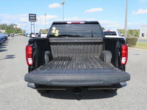 Used 2025 GMC Sierra 1500 Elevation image 6