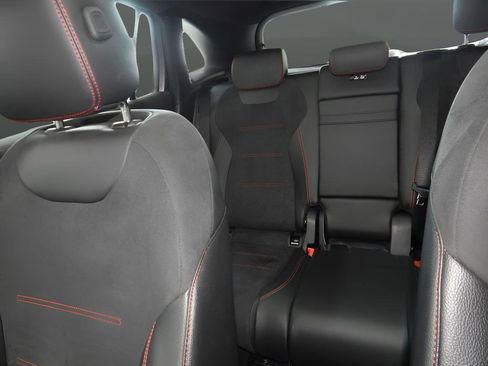 Used 2021 Mercedes-Benz GLA 45 AMG 4MATIC image 36