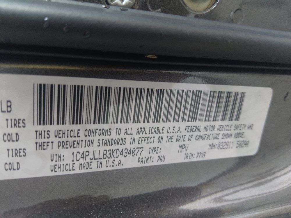 Used 2019 Jeep Cherokee Latitude Plus FWD image 33