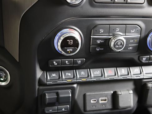 Used 2020 GMC Sierra 1500 Denali w/ Technology Package AWD/4WD image 21