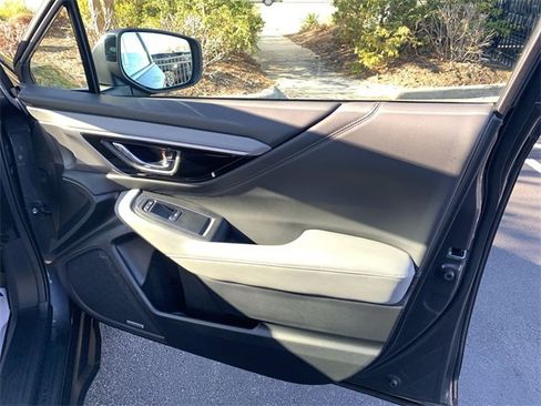 Used 2022 Subaru Outback Limited image 13
