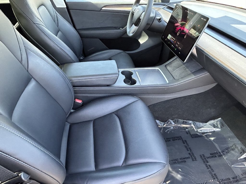 Used 2023 Tesla Model Y 2WD image 9