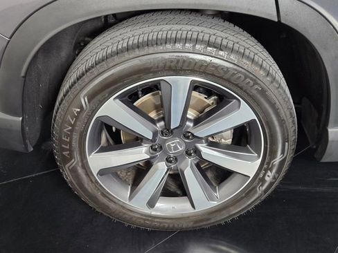 Used 2025 Honda Pilot Touring image 10