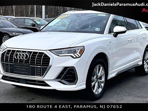 Used 2023 Audi Q3 2.0T Premium w/ Convenience Package image 1