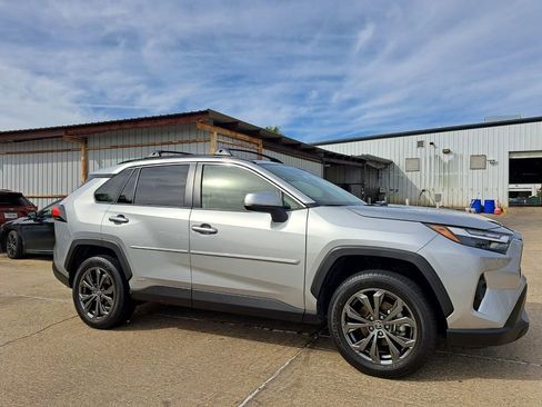 Used 2025 Toyota RAV4 XLE Premium AWD/4WD image 3