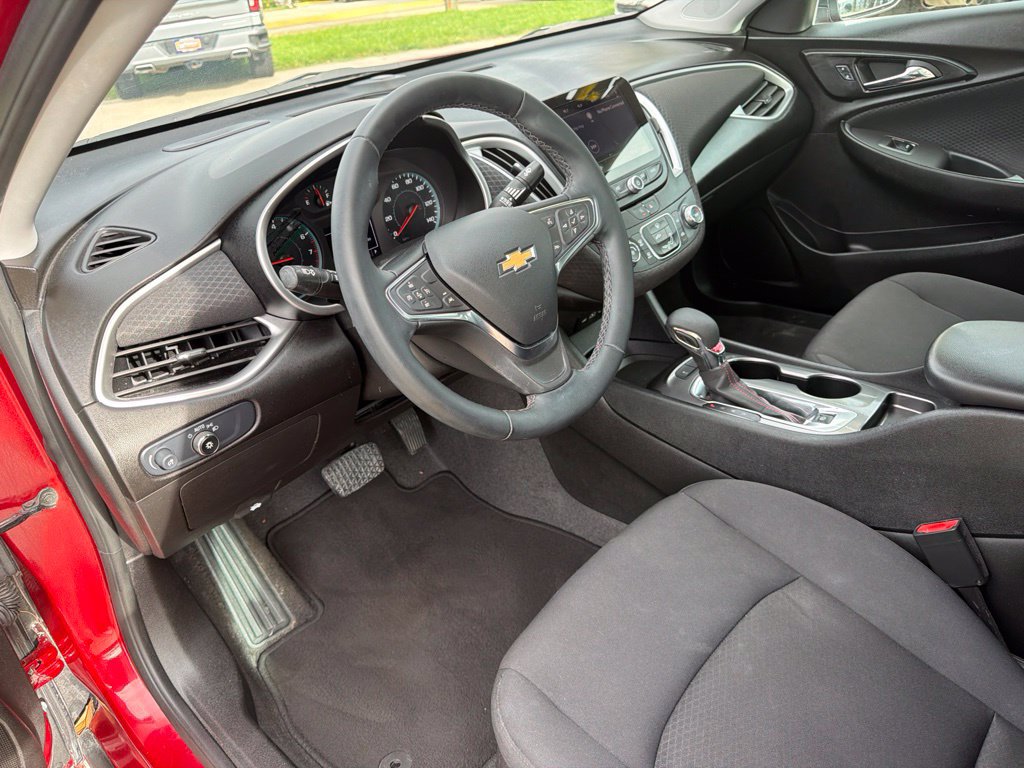Used 2024 Chevrolet Malibu RS FWD image 8