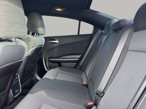 Used 2019 Dodge Charger SXT image 16