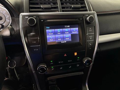 Used 2015 Toyota Camry SE FWD image 26