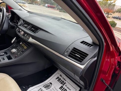 Used 2013 Lexus CT 200h image 25