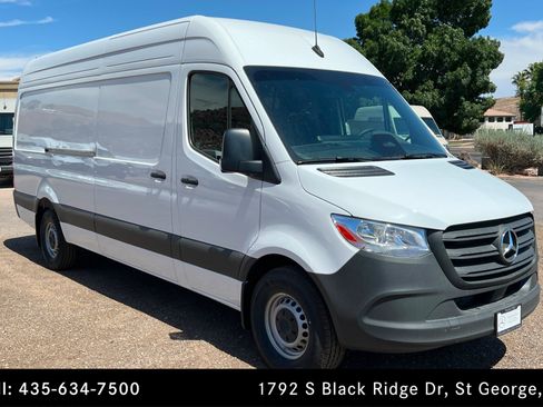 Used 2026 Mercedes-Benz Sprinter 2500 image 7