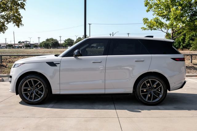 New 2026 Land Rover Range Rover Sport Dynamic SE AWD/4WD image 14