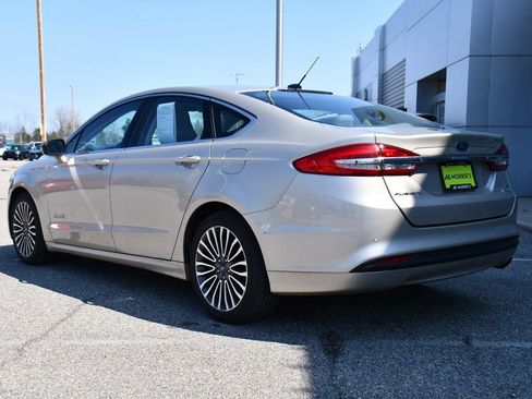 Used 2018 Ford Fusion SE w/ Equipment Group 602A image 4