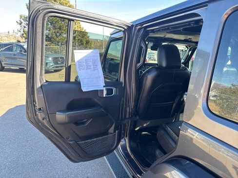 Used 2021 Jeep Wrangler Unlimited Sahara image 20