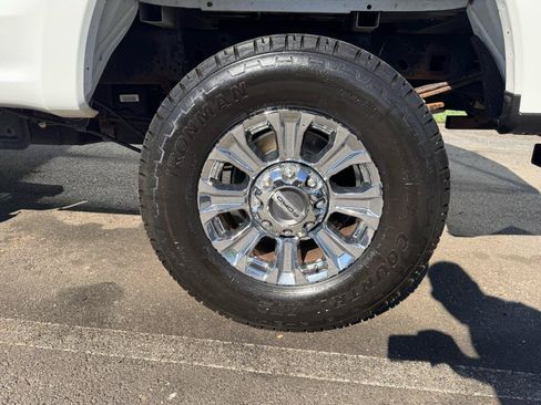 Used 2017 Ford F250 XL w/ Power Equipment Group AWD/4WD image 17