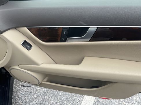 Used 2014 Mercedes-Benz C 300 4MATIC Sedan image 19