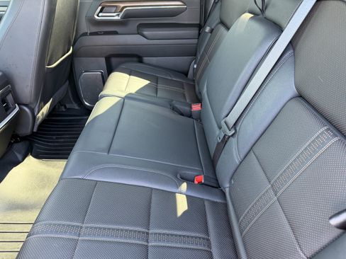 Used 2024 Chevrolet Silverado 2500 High Country AWD/4WD image 11