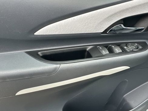 Used 2019 Chevrolet Bolt Premier w/ Infotainment Package image 11