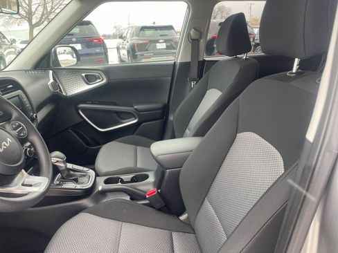 Used 2025 Kia Soul LX w/ LX Technology Package image 27