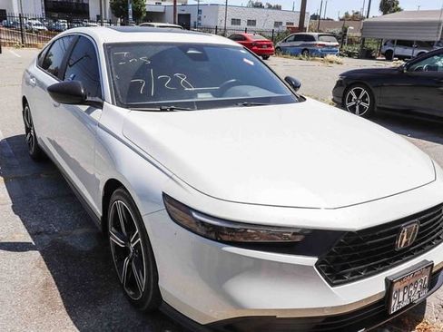 Used 2024 Honda Accord Sport image 2